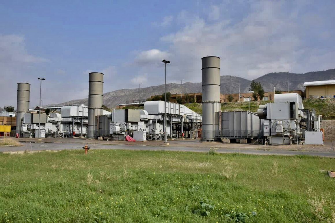 به گزارش خبرانرژی به‌نقل از شرکت ملی گاز ایران، روح‌الله نوریان با اشاره به اینکه رعایت الزام‌های محیط‌زیستی و جبران آلایندگی‌ها از سوی صنایع اجتناب‌ناپذیر است، گفت: این پالایشگاه برای مقابله با آلودگی‌های زیست‌محیطی تجهیزاتی همچون پودر، پد، بوم جاذب مواد هیدروکربنی و… تهیه کرده است.