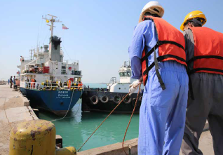 به گزارش خبرانرژی به نقل از بندر و دریا، سازمان بین‌المللی دریانوردی، در جست‌وجوی متخصصان دریایی برای پیوستن به یک برنامه آموزشی یک ساله است. در این برنامه قرار است آنها برای طراحی استراتژی‌های ملی مؤثر برای کربن‌زدایی دریانوردی آماده شوند.