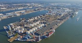 به گزارش  خبرانرژی گروه بین‌الملل بندر و دریا، وزیر محیط زیست بلژیک اعلام کرده اکه این کشور صادرات سوخت‌های سمی را که در داخل کشور ممنوع به حساب می‌آید اما همچنان به کشورهای غرب آفریقا از جمله نیجریه، غنا و کامرون ارسال می شده، ممنوع کرده است. این ممنوعیت پس از موافقت با یک قانون جدید به دنبال تشدید کیفیت سوخت های صادراتی انجام گرفته است.