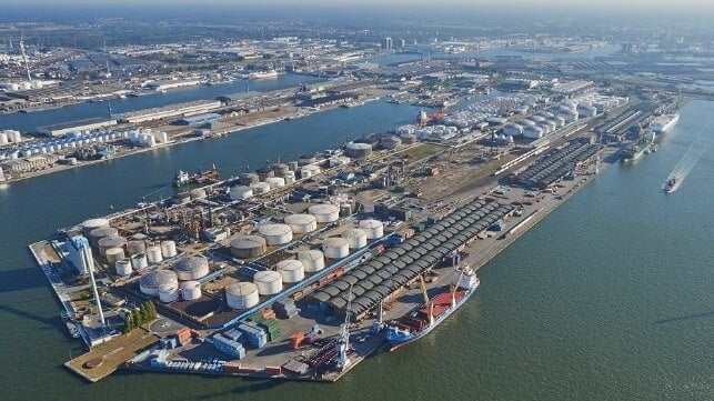 به گزارش  خبرانرژی گروه بین‌الملل بندر و دریا، وزیر محیط زیست بلژیک اعلام کرده اکه این کشور صادرات سوخت‌های سمی را که در داخل کشور ممنوع به حساب می‌آید اما همچنان به کشورهای غرب آفریقا از جمله نیجریه، غنا و کامرون ارسال می شده، ممنوع کرده است. این ممنوعیت پس از موافقت با یک قانون جدید به دنبال تشدید کیفیت سوخت های صادراتی انجام گرفته است.