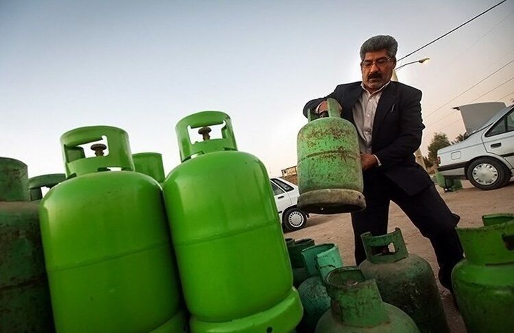 به گزارش خبرانرژی به‌نقل از شرکت ملی پخش فرآورده‌های نفتی منطقه زاهدان، قربانعلی مردانی در دیدار با مدیر عملیات شرکت پرسی ایران‌گاز کشور که با حضور جمعی از مدیران شرکت پخش فرآورده‌های نفتی منطقه زاهدان و شرکت پرسی‌ ایران‌گاز سیستان و بلوچستان برگزار شد، اعلام کرد: پارسال هیچ‌ مشکلی در عرضه گاز مایع نداشتیم و این نشان از همکاری و تلاش همه‌جانبه مسئولان استانی، اداره‌های ذی‌ربط و شرکت‌های توزیع‌کننده گاز مایع، به‌ویژه شرکت پرسی ایران‌گاز با مجموعه پخش فرآورده‌های نفتی منطقه است.