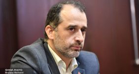 به گزارش خبرانرژی به‌نقل از مدیریت مرکز اسناد و موزه‌های صنعت نفت، حسین شاملی با بیان اینکه هویت صنعت نفت بین کارکنان و مدیران این صنعت به‌خصوص وزیر نفت اهمیت بسیاری دارد، گفت: این هویت نمایشگر بخشی از رویدادهای اقتصادی، سیاسی، مذهبی و انقلابی و حتی غیرتی کارکنان صنعت نفت در ۱۱۶ سال گذشته است که موضوع جنگ تحمیلی و تحریم‌ها نیز در آن دیده می‌شود.