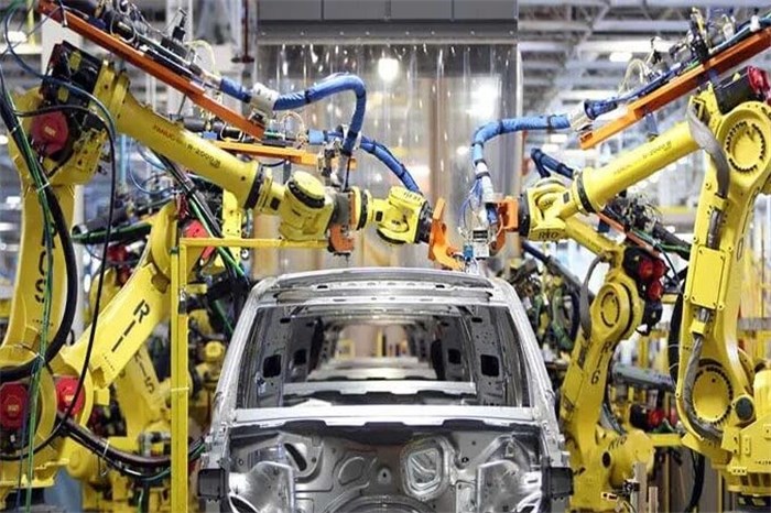 به گزارش خبرانرژی به نقل از دنیای اقتصاد، طبق اعلام مرکز آمار ایران، تورم سالانه بخش صنعت در سال ۱۴۰۲ و نسبت به سال قبل از آن، ۱.۸درصد کاهش پیدا کرده، هرچند در حالت تفکیکی، بخش‌های مختلف از جمله خودروسازی رفتاری متفاوت از یکدیگر را (در تورم سالانه) بروز داده‌اند.