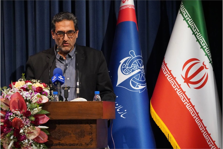 به گزارش خبرانرژی به نقل از بندر و دریا، مجتبی ذوالجودی در نشست ویژه اعضای شورای مدیران ارگان‌های دریایی کشور که با حضور برخی مسئولان و مقامات کشوری ذی‌ربط در محل سازمان بنادر و دریانوردی برگزار شد، این طور بیان کرد که باید در مسیر تحقق توسعه دریامحور به مسائل زیست‌محیطی توجه ویژه داشت تا در حین طی کردن مسیر و پایان آن به مشکلات زیست‌محیطی بر نخوریم و بتوانیم با رعایت مسائل زیست‌محیطی در حوزه توسعه دریامحور، گام برداریم.