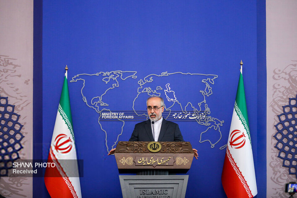 به گزارش خبرانرژی به نقل از وزارت امور خارجه، ناصر کنعانی در پاسخ به تکرار ادعای یکجانبه کویت درباره میدان آرش در بیانیه پایانی سفر امیر کویت به مصر، ضمن مردود دانستن این ادعا، تکرار این ادعاهای یک‌جانبه و بی‌اساس از سوی طرف کویتی را مایه تأسف دانست.