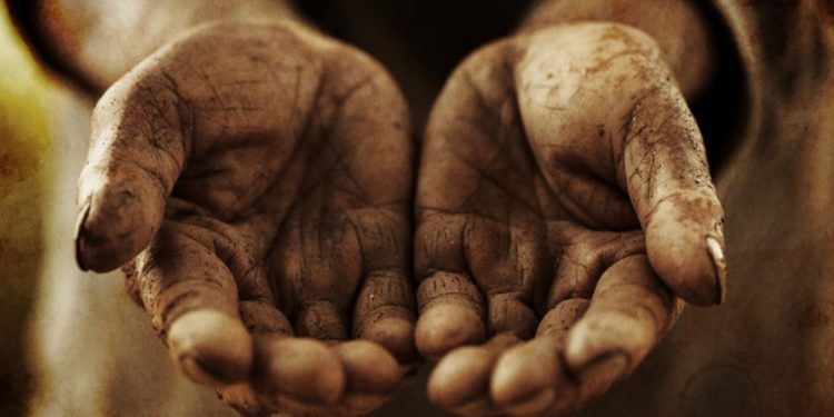 به گزارش خبرانرژی به نقل از باهاتیم، مطابق اطلاعات و آمار موجود در دهه‌های اخیر سالمندی در ایران به یک پدیده اکثراً زنانه تبدیل شده است. در واقع در حال حاضر ۷۰ درصد سالمندان را خانم‌ها و ۳۰ فقط درصد آن‌ها را مردان تشکیل می‌دهند و این بدان معنا است که بسیاری از مردان اصولاً به دوران سالمندی نمی‌رسند…