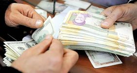 به گزارش خبرانرژی: قیمت دلار روز چهارشنبه با کاهش ۵۰۰ تومانی در پله دوم کانال هشتم از کریدور پنجم معامله شد. معامله‌گران افت محدود قیمت را متاثر از سیگنال‌های سیاسی می‌دانند که روانه بازار شد.