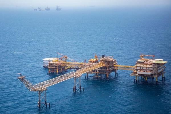 به گزارش خبرانرژی، علیرضا ریخته‌گر دزفولی در گفت‌وگو با خبرنگار شانا با اشاره به اینکه نیتروژن در بخش‌های مختلف صنعت نفت کاربردهای فراوانی دارد، افزود: یکی از موارد استفاده از نیتروژن برای خنثی‌سازی خطوط لوله‌ای است که به مواد هیدروکربوری آغشته شده‌اند.