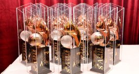 به گزارش خبرانرژی به‌نقل از شرکت ملی صنایع پتروشیمی، مرتضی شاهمیرزایی (شنبه، ۱۹ خرداد) در نخستین نشست دبیرخانه یازدهمین دوره جایزه تعالی صنعت پتروشیمی بیان کرد: جایزه تعالی باید به‌منظور اثربخشی بیشتر در بالابردن میزان بهره‌وری و کیفیت شرکت‌ها از روش‌های نوین در ارزیابی شاخص‌ها و فرایندها استفاده کند.