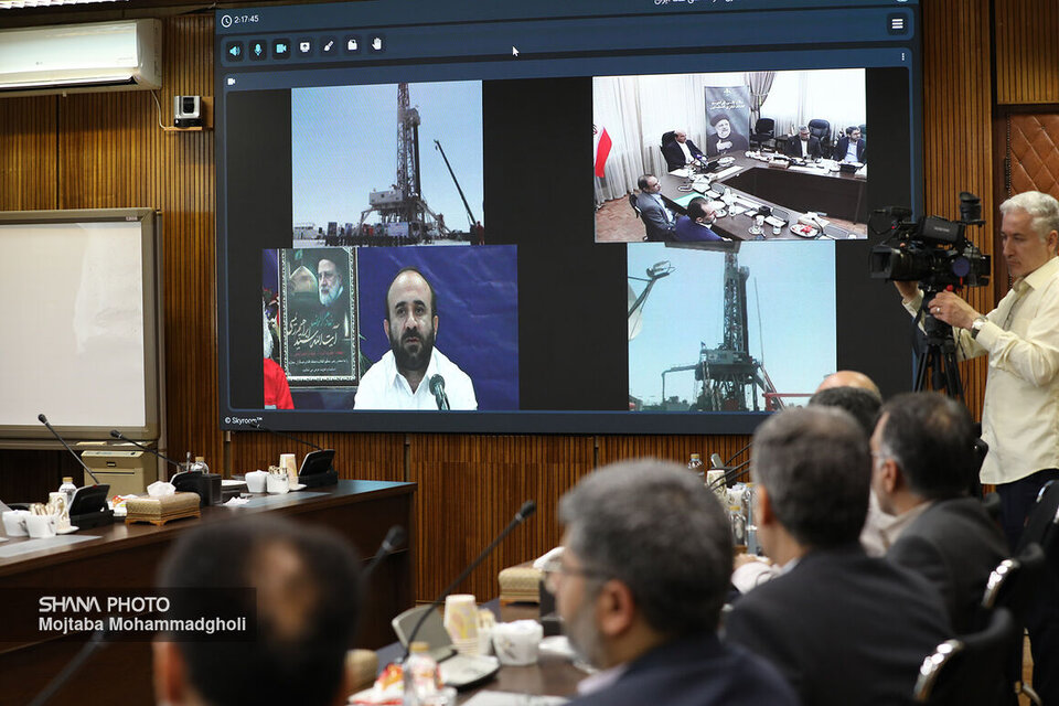 به گزارش خبرانرژی به نقل از خبرنگار شانا، ابوذر شریفی امروز (چهارشنبه، ۲۳ خرداد) در آیین آغاز عملیات اجرایی حفاری ۲۴ حلقه چاه میدان مشترک یادآوران با اشاره به اینکه با روی کار آمدن دولت سیزدهم و تیم جدید وزارت نفت در این دولت، توسعه و آغاز فعالیت‌های اجرایی در صنعت نفت شتاب گرفت، افزود: توجه به توسعه میدان‌های مشترک غرب کارون نیز در اولویت قرار داشت.