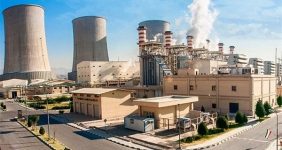 به گزارش خبرانرژی به نقل از شرکت مادرتخصصی برق حرارتی، جمال آریایی اظهار کرد: با اتمام برنامه تعمیرات و آمادهسازی واحدهای نیروگاه سیکلترکیبی (دماوند)، تمامی واحدهای بزرگترین نیروگاه کشور با حداکثر توان آماده تولید انرژی پایدار پیک تابستان است. در راستای حفظ آمادگی حداکثری و پایداری تولید در فصل پر مصرف سال، دو واحد گازی نیروگاه سیکلترکیبی شهدای پاکدشت به مدار تولید بازگشته و به شبکه سراسری برق کشور متصل شدند.