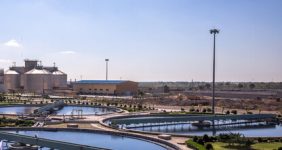 به گزارش خبرانرژی به نقل از ایسنا، هاشم امینی با بیان اینکه پروژه خطوط جمع‌آوری و انتقال آب چاه‌های داخل شهر مشهد ضمن اثربخشی ۲۰۰۰ لیتر در ثانیه، تاثیر مهمی در بهبود کیفیت آب مناطق مختلف و عدالت در توزیع آب در شبکه به‌ویژه حاشیه شهر مشهد خواهد داشت، اطهار کرد: علاوه بر آن ۴۱ کیلومتر خط انتقال، سه مخزن با ظرفیت ۹۰هزار مترمکعب، ۷۰ حلقه چاه و یک ایستگاه پمپاژ با ظرفیت انتقال ۸۰۰ لیتر به بهره‌برداری می‌رسد.