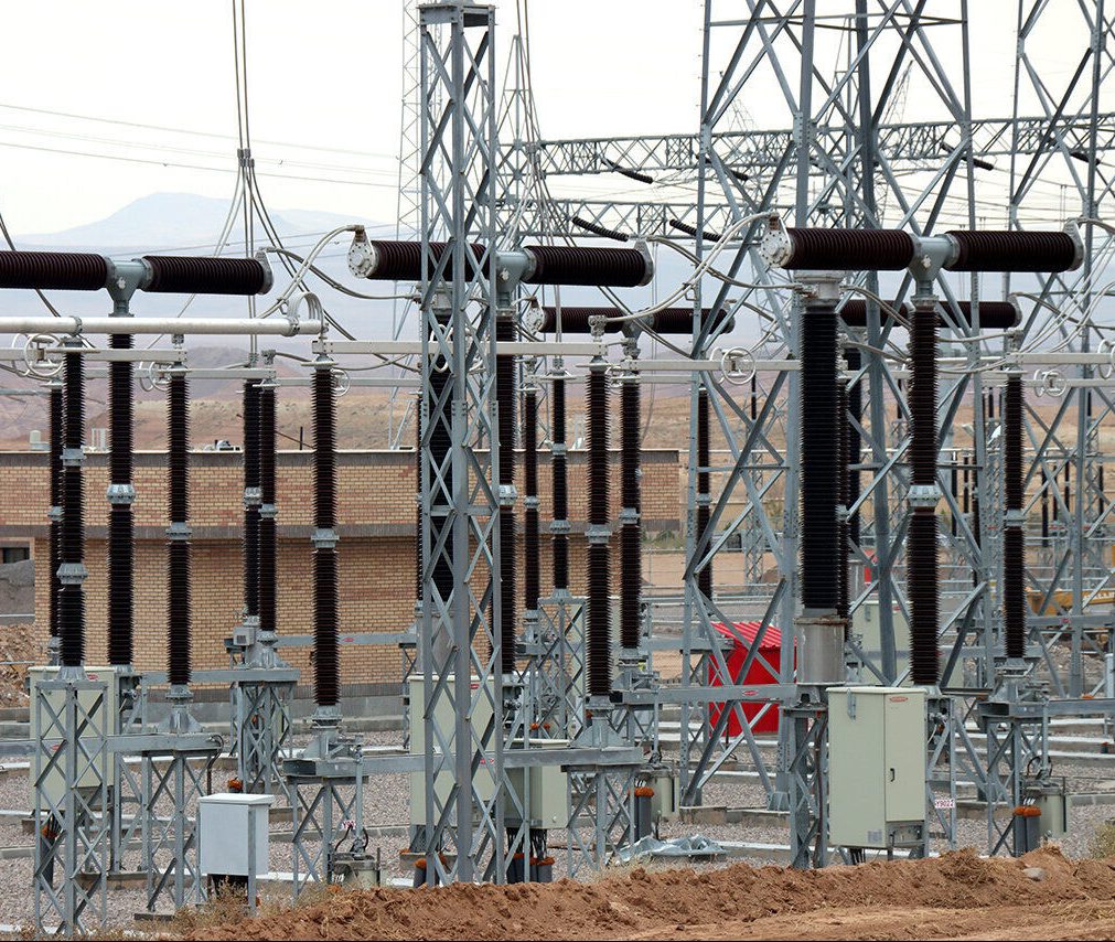 به گزارش خبرانرژی، «مرتضی رضایی» روز دوشنبه در گفت و گو با ایرنا با اعلام این خبر اظهار کرد: حوالی ظهر دیروز کلید اصلی یکی از واحدهای توربین گاز نیروگاه شرکت آب و برق کیش دچار حادثه و از مدار تولید خارج شده بود که منجر به قطعی برق در خانه گستر، مرجان و مناطق اطراف شد.