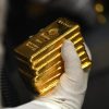 به گزارش خبرانرژی به نقل از ایسنا، هر اونس طلا با ۰.۲ درصد افزایش به ۲۳۴۶ دلار و ۱۸ سنت رسید. قیمت شمش تا این هفته ۰.۵ درصد افزایش یافته است. قیمت طلای آمریکا با ۰.۱ درصد افزایش به ۲۳۴۵ دلار و ۲۰ سنت رسید.