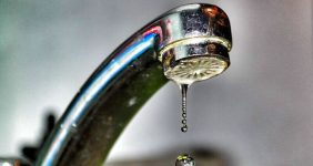 به گزارش خبرانرژی به نقل از شرکت آب و فاضلاب استان تهران، حسام خسروی معاون بهره‌برداری و توسعه آب شرکت آب و فاضلاب استان تهران، گفت: با اقدام‌های فوری، همه سیستم‌های کنترل فشار شبکه روی وضعیت گرما و متناسب با دمای هوا تنظیم شد و هم‌اکنون در هیچ نقطه‌ای از پایتخت مشکلی در امر آبرسانی وجود ندارد.