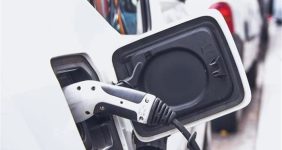 به گزارش خبرانرژی به نقل از مهر، بر اساس قانون بودجه سال ۱۴۰۳، واردات خودروهای نو و کارکرده برقی و هیبریدی به صورت رسمی ابلاغ شد.