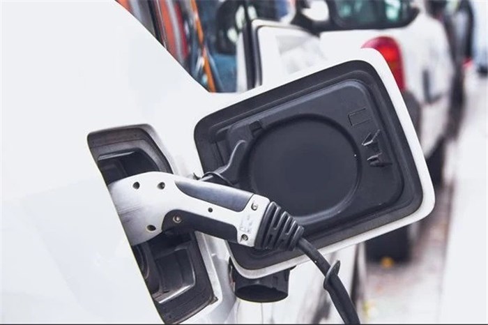 به گزارش خبرانرژی  به نقل از مهر، بر اساس قانون بودجه سال ۱۴۰۳، واردات خودروهای نو و کارکرده برقی و هیبریدی به صورت رسمی ابلاغ شد.