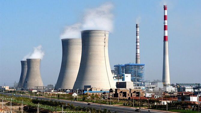 به گزارش خبرانرژی به نقل از شانا، همه کشورها در هر منطقه جغرافیایی با توجه به مزیت طبیعی، فنی و اقتصادی خود از منابع مختلفی مانند سوخت‌های فسیلی، منابع تجدیدپذیر، انرژی هسته‌ای و منابع آبی برای تولید برق بهره می‌برند. در ایران هم به‌دلیل مزیت دسترسی به سوخت‌های فسیلی، از این نوع انرژی‌ به‌عنوان محور تولید برق استفاده می‌شود.