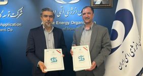 به گزارش خبرانرژی به نقل از خبرنگار شانا، این قراردادها عصر امروز (چهارشنبه، ۲۳ خرداد) با هدف افزایش استفاده از فناوری‌های هسته‌ای در صنایع پالایشی و به‌منظور کاهش آلاینده‌ها و جلوگیری از آسیب‌های زیست‌محیطی با ارزش حدود یک میلیون دلار بین حکیم قیم، مدیرعامل پالایشگاه آبادان و سیدپژمان شیرمردی، معاون سازمان انرژی اتمی ایران امضا شدند.