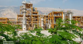 به گزارش خبرانرژی به نقل از شانا، محمد مسعودنیا با اشاره به اهمیت موضوع‌های محیط‌زیستی در مجتمع گاز پارس جنوبی گفت: مدیریت ۹۵۵۶۸.۰۳ تن دی‌اکسید گوگرد و کاهش ۱۴درصدی انتشار دی‌اکسید گوگرد در مجموع پالایشگاه‌های پارس جنوبی در سال ۱۴۰۲ نسبت به سال ۱۴۰۱ یکی از دستاوردهای مهم در پایتخت بزرگ گازی کشور است.