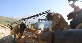 به گزارش خبرانرژی به‌نقل از شرکت ملی گاز ایران، قاسم مایلی رستمی، با بیان اینکه اکنون ۲۲ هزار و ۵۳۱ کیلومتر خط لوله گاز در استان مازندران وجود دارد، گفت: از بیش از ۱۵۰۰ کیلومتر شبکه تغذیه و توزیع گاز اجراشده در دولت سیزدهم، ۶۰۰ کیلومتر شبکه مربوط به مناطق روستایی، ۶۴۰ کیلومتر شبکه مربوط به مناطق شهری و ۲۶۰ کیلومتر مربوط به صنایع بوده است.