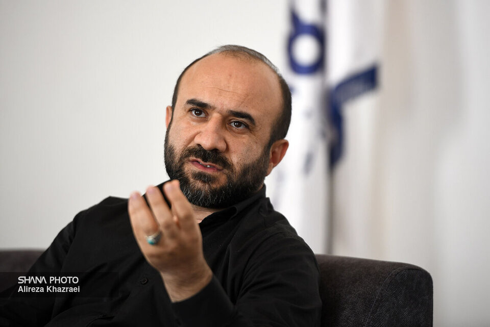 به گزارش خبرانرژی به نقل از شانا: ابوذر شریفی در حاشیه بازدید اهالی رسانه از طرح حفاظت مشارکتی لاک‌پشت‌ فراتی در تالاب هورالعظیم در گفت‌وگویی با رسانه‌های روابط عمومی وزارت نفت ضمن اشاره به توجه جدی شرکت متن به حفظ محیط‌زیست این منطقه، وضع توسعه میدان‌های مشترک غرب کارون را هم تشریح کرد.