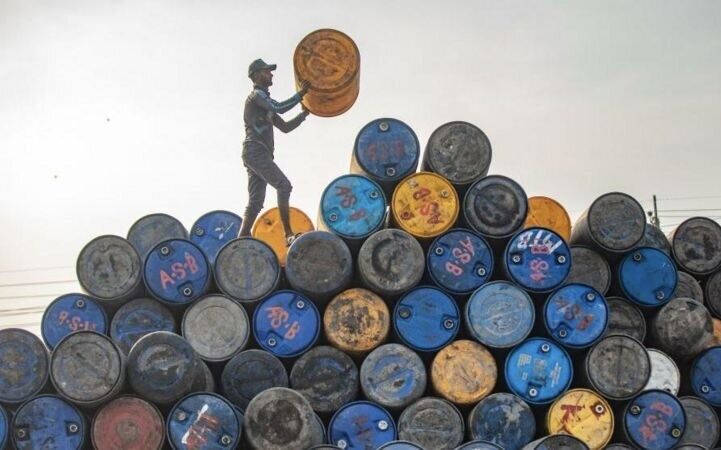 به گزارش خبرانرژی به نقل از رویترز، قیمت‌های جهانی نفت خام در معاملات روز چهارشنبه (دهم مرداد) در پی ترور اسماعیل هنیه، رئیس دفتر سیاسی حماس، در تهران که باعث تشدید تنش‌ها در خاورمیانه شده است بیش از یک دلار افزایش یافتند، بااین‌حال افزایش قیمت‌ها به‌دنبال فشار نگرانی‌ها درباره تقاضای ضعیف چین محدود بود.