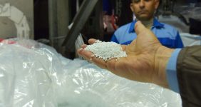 به گزارش خبرانرژی به‌نقل از شرکت ملی صنایع پتروشیمی، مدیریت توسعه صنایع پایین‌دستی شرکت ملی صنایع پتروشیمی اعلام کرد: نزدیک به ۹ هزار و ۵۰۰ میلیارد تومان محصولات پتروشیمی در تیر ۱۴۰۳ در بورس‌های کالایی عرضه شده که مجموع فروش اعتباری این محصولات ۳۷درصد بوده است.