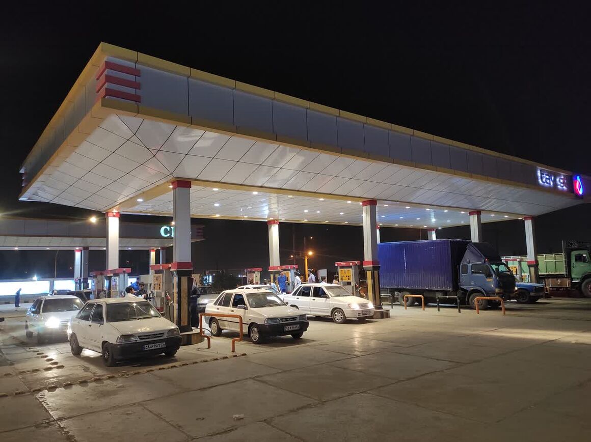 به گزارش خبرانرژی به‌نقل از شرکت ملی پخش فرآورده‌های نفتی منطقه زاهدان، قربانعلی مردانی دراین‌باره گفت: این فرآورده‌ها شامل بنزین، نفت‌گاز (غیرنیروگاهی)، نفت سفید و نفت‌کوره است که در سه ماه نخست امسال در نواحی زاهدان، زابل، خاش و سراوان توزیع شده است.