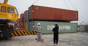 به گزارش خبرانرژی به‌نقل از شرکت پتروشیمی صدف خلیج‌فارس، علی صفوی با اشاره به مشکلات طولانی‌مدت این طرح توضیح داد: ناحیه فینیشینگ (آخرین بخش فرایند تولید) به‌دلیل تحریم‌های ظالمانه غرب و نبود نقشه‌های مهندسی و تجهیزات، سال‌ها به‌عنوان یکی از حلقه‌های مفقوده پتروشیمی صدف خلیج‌فارس باقی مانده بود. اما از تیر پارسال با تمرکز ویژه بر تأمین نیازهای این بخش، موفق شدیم نقشه‌ها و سازه‌های آن را تکمیل کنیم و اکنون با ورود تجهیزات از اروپا، اقدام‌های نهایی این ناحیه آغاز شده است.