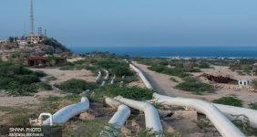 به گزارش خبرانرژی به‌نقل از شرکت نفت فلات قاره، پروژه خط لوله ۱۸ اینچ جایگزین بخش خشکی انتقال نفت میدان ابوذر به جزیره خارک با تلاش بی‌وقفه کارکنان این منطقه عملیاتی در کوتاه‌ترین زمان ممکن به بهره‌برداری رسید و با این اقدام تولید و صادرات نفت‌ خام میدان ابوذر پایدار و مستمر شد.