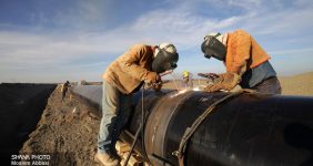 به گزارش خبرانرژی به نقل از شانا، آیین بهره‌برداری رسمی از خط لوله گاز «دوراهی دشتک - نهبندان» روز (پنج‌شنبه، ۲۵ مرداد) با حضور مجید چگنی، مدیرعامل شرکت ملی گاز ایران، رضا نوشادی، مدیرعامل شرکت مهندسی و توسعه گاز ایران و جمعی از مسئولان استانی در شهرستان نهبندان برگزار شد.