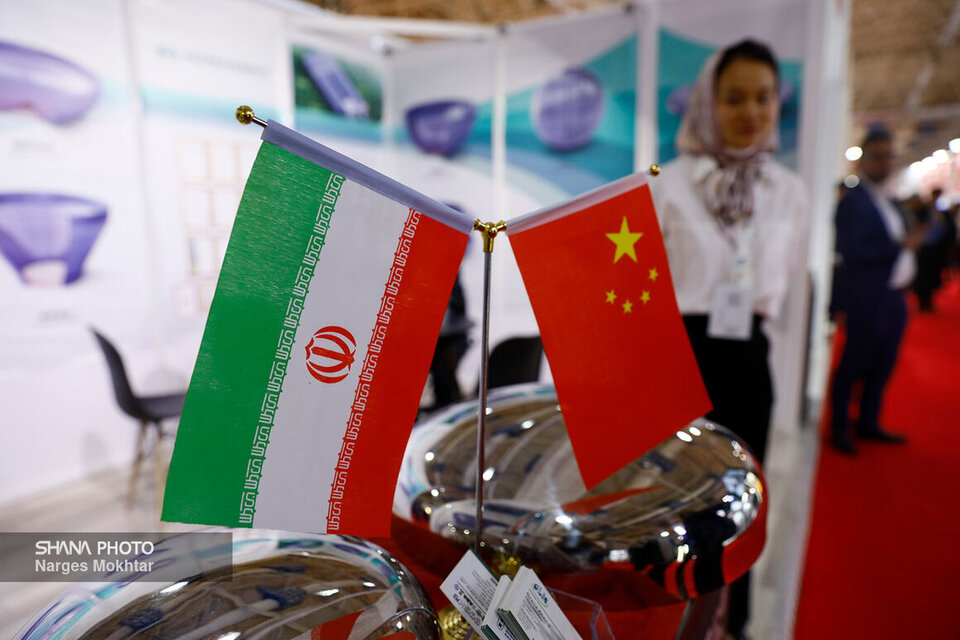 به گزارش خبرانرژی به نقل از شانا، محسن بختیار بعدازظهر روز (یکشنبه، ۱۴ مرداد) در نشست تخصصی «همکاری و روابط بین‌المللی پتروشیمی» که به ریاست علی چگنی، مدیرکل امور اقتصادی وزارت امورخارجه و حسین علیمراد، رئیس کل امور بین‌الملل شرکت ملی صنایع پتروشیمی در نخستین روز پانزدهمین همایش بین‌المللی صنعت پتروشیمی ایران برگزار شد، بیان کرد:  اهمیت صنعت پتروشیمی و جایگاه والای متخصصان و نقش‌آفرینان این صنعت در شرایط کنونی برای مقابله با جنگ اقتصادی و فشار حداکثری دشمن بیش از پیش روشن است.