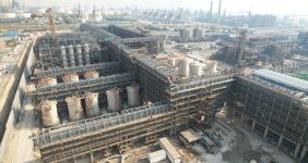 به گزارش خبرانرژی به نقل از شانا، رشید قانعی، مدیرعامل گروه سرمایه‌گذاری و توسعه صنایع تکمیلی پتروشیمی خلیج‌فارس (پترول)، روز (شنبه، ۲۰ مرداد) در آیین بهره‌برداری از بخشی از یوتیلیتی و سیستم آب خنک‌کننده پتروشیمی صدف خلیج‌فارس با اشاره به ورود پتروشیمی شهید تندگویان به‌عنوان یکی از سهام‌داران راهبردی پتروشیمی صدف خلیج‌فارس از اواخر پارسال به این شرکت، تأکید کرد: حضور پتروشیمی شهیدتندگویان در این شرکت تنها با هدف شراکت در سرمایه‌گذاری انجام نشده است و از تجربه آن‌ها در پیشبرد اهداف صدف خلیج‌فارس استفاده می‌شود، به‌طوری‌ که سرعت روند پیشرفت طرح‌ با حمایت‌های هلدینگ خلیج‌فارس و پتروشیمی شهیدتندگویان تسریع شده است.