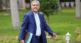 به گزارش خبرانرژی به نقل از شانا، مسعود پزشکیان با صدور حکمی ضمن انتصاب علی طیب‌نیا به‌عنوان مشاور عالی خود، بیان کرد: اهتمام به اهداف و آرمان‌های اصیل انقلاب اسلامی، حرکت در مسیر تحقق چشم‌انداز، سیاست‌های کلی ابلاغی رهبر معظم انقلاب مدظله العالی و وفاداری به منشور اخلاقی دولت چهاردهم به‌منظور خدمت هرچه بیشتر به مردم ایران، مورد نظر است.