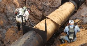 به گزارش خبرانرژی بهنقل از شرکت بهرهبرداری نفت و گاز گچساران، غلامرضا کمالی گفت: این خط لوله ۴۸ اینچ صادراتی نفت در اثر پوسیدگی دچار نشت نفت شد که پس از مهار آن در سختترین شرایط و با وجود گرمای سخت جنوب، عملیات ترمیم و تعمیر بخش آسیبدیده این خط لوله انجام شد.