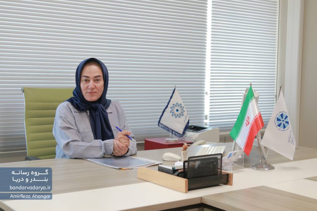 به گزارش  خبرانرژی به نقل از بندر و دریا: سیده‌فاطمه مقیمی دارای دکترای تخصصی کارآفرینی بین‌المللی، فعال حوزه حمل‌ونقل و رئیس اتاق مشترک بازرگانی ایران و گرجستان است.