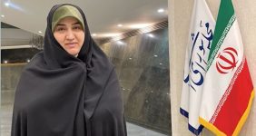 به گزارش خبرانرژی: سمیه رفیعی در گفت و گو با پایگاه اطلاعرسانی وزارت راه و شهرسازی، با اشاره به معرفی فرزانه صادق مالواجرد به عنوان وزیر پیشنهادی راه و شهرسازی دولت چهاردهم اظهار کرد: اینجانب به عنوان نایب رئیس فراکسیون زنان مجلس شورای اسلامی و مدیرعامل بنیاد زنان متخصص حمایت قاطع خود از ایشان را اعلام میکنم.