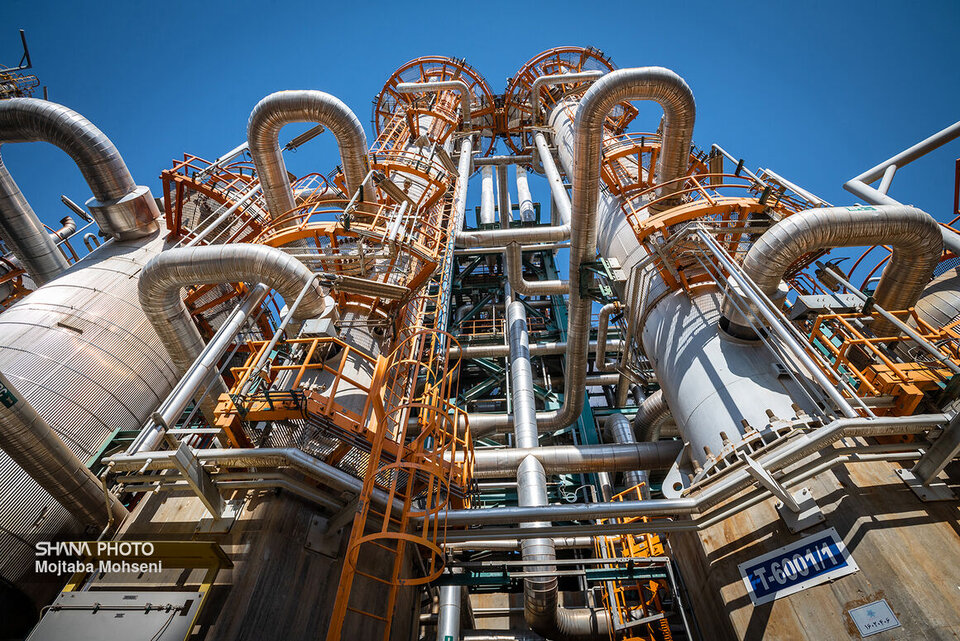 به گزارش خبرانرژی به‌نقل از شرکت ملی صنایع پتروشیمی، مرتضی شاهمیرزایی روز سه‌شنبه (نهم مرداد) در حاشیه بازدید از شانزدهمین نمایشگاه بین‌المللی صنعت پلاستیک و رنگ و رزین مشهد، با اعلام حمایت از برگزاری نمایشگاه‌های تخصصی در استان‌ها، بیان کرد: برگزاری نمایشگاه‌های تخصصی برای شناسایی استعدادهای مختلف در استان‌ها باید تداوم داشته باشد.