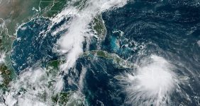 توقف بیش از ۱۲درصدی تولید نفت آمریکا در خلیج مکزیک، نهاد تنظیم‌گر انرژی فراساحلی آمریکا اعلام کرد که بیش از ۱۲درصد تولید نفت خام و ۱۶درصد از گاز طبیعی در تأسیسات خلیج مکزیک هنوز به‌ دلیل آثار مخرب توفان فرانسین متوقف است.