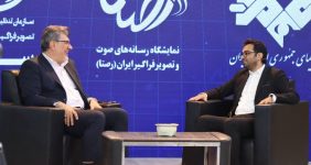 به گزارش خبرانرژی: سامان مرادحسینی  رئیس شورای راهبری مجمع «رصتا» با اشاره به برگزاری سومین نمایشگاه «رصتا» تاکید کرد: رسانه‌های صوت و تصویر دائما در حال پیشرفت هستند. نسبت به نمایشگاه قبلی رسانه‌ها حرف‌های جدیدی برای گفتن دارند. «رصتا» فرصتی است که رسانه‌ها بتوانند دستاوردهای جدیدشان را نمایش بدهند. در این نمایشگاه تعاملات مختلفی بین کاربران و رسانه‌ها و تنظیم‌گران و سازمان‌های دیگر صورت می گیرد. این تعاملات و ارتباطات به پیشرفت کار رسانه‌ها خیلی کمک می کند.