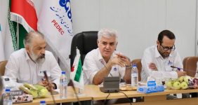 رویکرد شرکت متن حمایت از پیمانکاران است، مدیرعامل شرکت مهندسی و توسعه نفت، توسعه مناطق غرب کارون بهویژه میدانهای مشترک را با اهمیتترین مأموریت این شرکت خواند و گفت: رویکرد شرکت متن حمایت منطقی از پیمانکاران است.