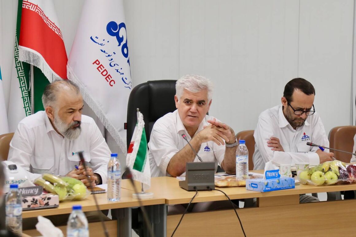 رویکرد شرکت متن حمایت از پیمانکاران است، مدیرعامل شرکت مهندسی و توسعه نفت، توسعه مناطق غرب کارون به‌ویژه میدان‌های مشترک را با اهمیت‌ترین مأموریت این شرکت خواند و گفت: رویکرد شرکت متن حمایت منطقی از پیمانکاران است.