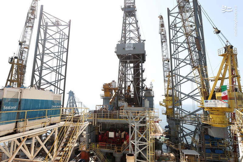 عملیات عمودسازی چهارپایه فاز ۱۱ میدان پارس جنوبی انجام شد، عملیات عمودسازی چهارپایه سکوی A فاز ۱۱ میدان گازی پارس جنوبی در یارد صنعتی صدرا انجام شد.