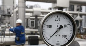 قیمت گاز آمریکا به بالاترین حد در ۱۲ هفته اخیر رسید، قیمت گاز طبیعی ایالات‌متحده آمریکا به‌دلیل نگرانی‌ها از توفان «هلن» با حدود ۷درصد افزایش به بالاترین حد در ۱۲ هفته گذشته رسید.