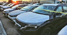 به گزارش خبرانرژی، در اطلاعیه جدید سامانه یکپارچه خودروهای وارداتی اعلام شد «همه افراد واجد شرایط در ماده ۴ دستورالعمل تنظیم بازار خودرو سواری (مصوبه جلسه ۵۴۳ شورای رقابت) میرساند، به منظور حضور در طرح عرضه عمومی جدید سامانه یکپارچه عرضه خودرو وارداتی از تاریخ سهشنبه ۲۴ /۰۷ /۱۴۰۳ تا ساعت ۱۲ روز دوشنبه ۳۰ /۰۷ /۱۴۰۳ باید یکی از حسابهای خود را فقط نزد شعب بانکهای واجد شرایط اعلامی در سامانه به نام خودرو وارداتی وکالتی و مبلغ ۵۰۰ میلیون تومان مسدود کنند.