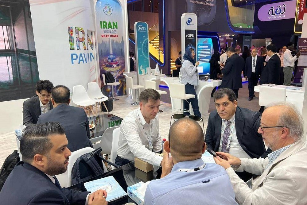 به گزارش خبرانرژی، مدیرعامل شرکت جهان گستر پارس با بیان این مطلب به تشریح حضور مجموعه خود در نمایشگاه جیتکس ۲۰۲۴ پرداخت و اظهار داشت که این شرکت در ایران تحت برند جهان گستر فعالیت دارد اما در نمایشگاه جیتکس با برند Tickment و در زمینه ارائه راهکارهای شهر هوشمند حضور پیدا کرد.