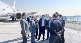 به گزارش خبرانرژی به نقل از  روابط عمومی و امور بین الملل صندوق ذخیره فرهنگیان، محسن احمدی امروز ضمن بازدید از بخش‌های مختلف شرکت هواپیمایی اروان و روند تعمیرات هواپیمای آلفا، در نشست و گفتگوی صمیمی با مدیران و کارکنان این شرکت تابعه صندوق ذخیره فرهنگیان با اشاره به رسالت شرکت اروان مبنی بر ارائه خدمات هواپیمایی باکیفیت و ارزان قیمت از طریق مدیریت حرفه‌ای و تخصصی اظهار داشت: این شرکت هواپیمایی با هدف سودآوری، خلق ارزش با استفاده از ظرفیت‌های راهبردی صندوق ذخیره فرهنگیان و ارائه خدمات شایسته و ارزان به اعضای این موسسه ایجاد شده و لازم است با قوت و قدرت در مسیر اهداف تعیین شده حرکت نماید و به جایگاه مطلوب در صنعت هوایی دست یابد.