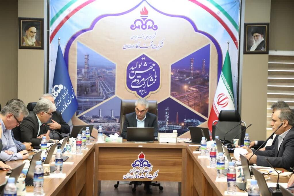 لزوم توجه به برنامه‌های چاه‌محور و تأسیسات‌محور در شرکت نفت و گاز اروندان، مدیرعامل شرکت نفت و گاز اروندان توجه به برنامه‌های چاه‌محور و تأسیسات‌محور را از مسائل مهم در افزایش تولید نفت دانست.