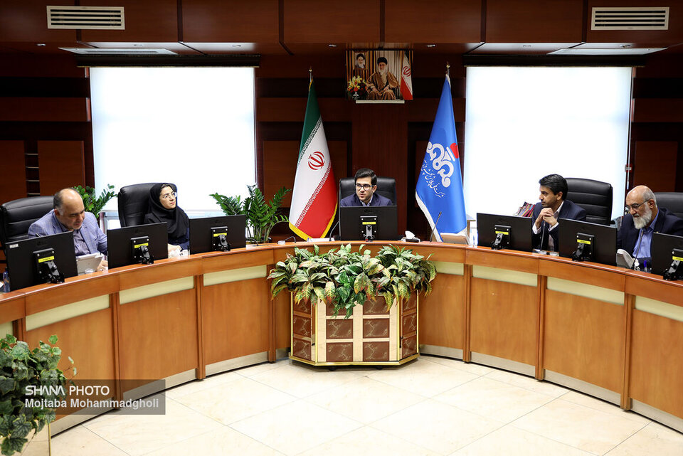 لزوم توجه روابط عمومی صنعت پالایش به هم‌افزایی اثربخش با ذی‌نفعان، معاون وزیر نفت در امور پالایش و پخش فرآورده‌های نفتی گفت: در دوره تازه مدیریت، ارتقای هویت سازمانی و بهبود نماد کارفرمایی، هم‌افزایی اثربخش با ذی‌نفعان، همچنین ممیزی وجود مختلف سازمان براساس استانداردهای مدون و تحلیل شکاف و ارزیابی ریسک‌ها به‌منظور احصای برنامه‌های عملیاتی در حوزه ‌اچ‌اس‌یی سرلوحه کار صنعت پالایش قرار خواهد گرفت.